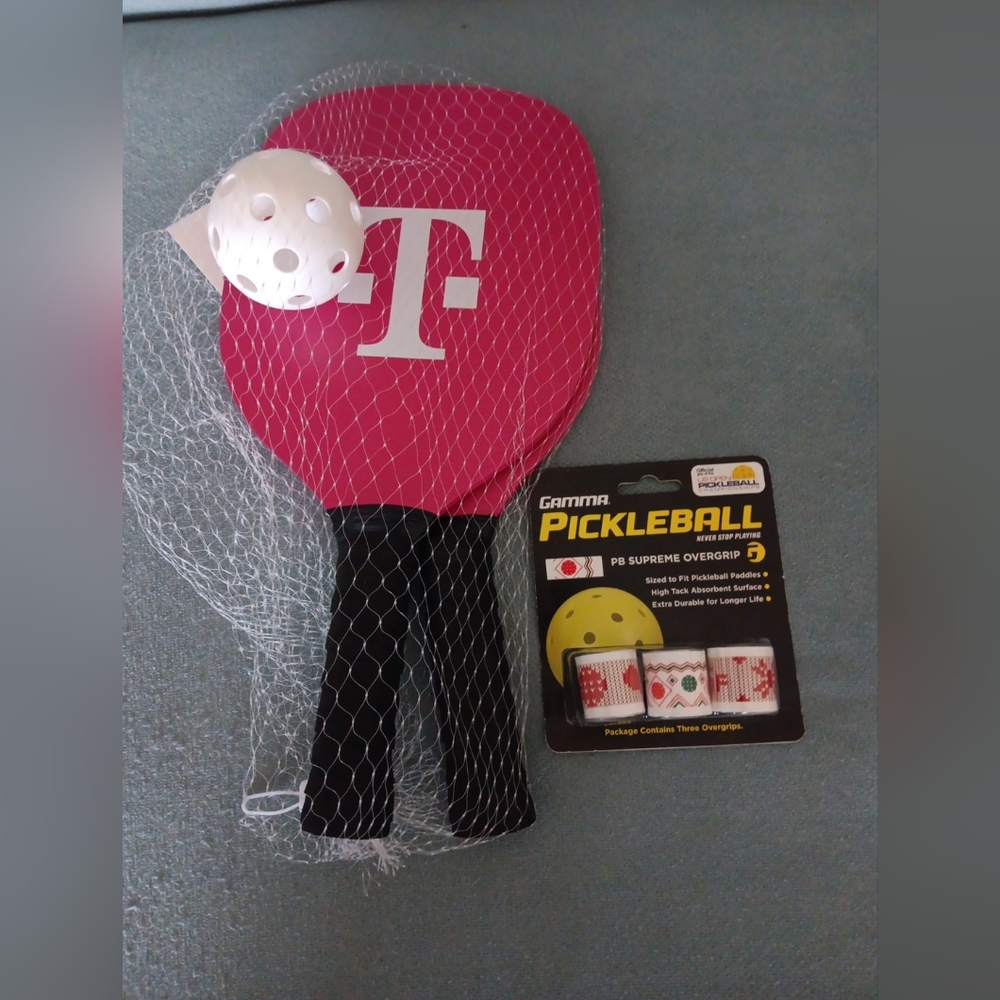 New T-Mobile Pickleball 2 Paddles 1 Ball Set + Tape